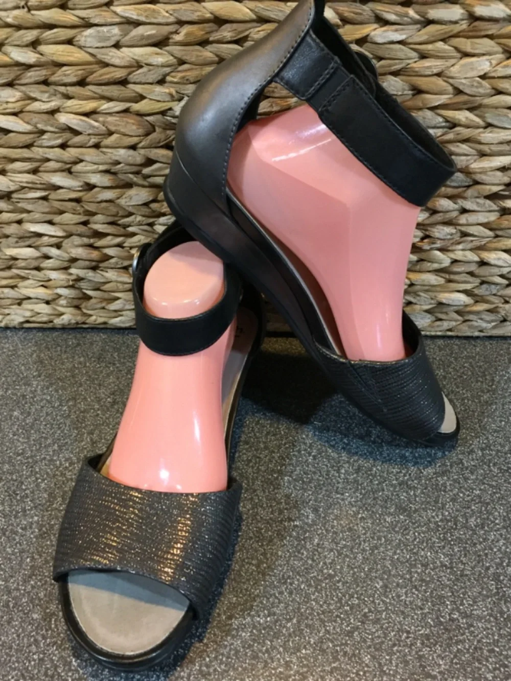 Earth Black Textured Open-Toe Ankle Strap Sandals